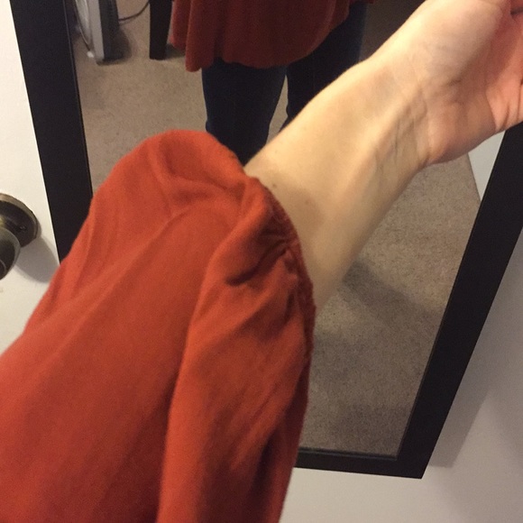 oversized, super cute, rust/orange top, - Picture 2 of 8